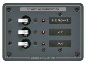 Kytkinpaneeli 3x15A automatti sulaketta