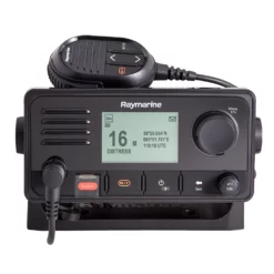 Raymarine Ray63 VHF -DCS meriradio  GPS:llä